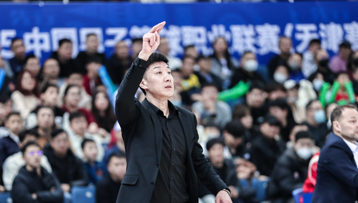 JJB-能买周琦竟没钱？欠7亿靠质押股权救急 四川男篮要靠女篮老板了？